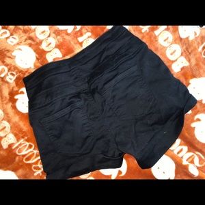 woman’s high waisted button up shorts